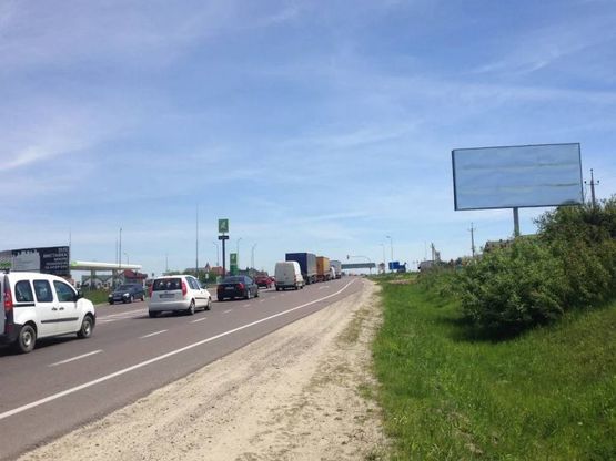 Фото рекламної площини за адресою Об'їзна М-10, З.О. м. Львова, в сторону Панської Гори