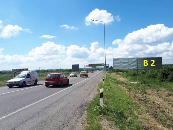 Фото рекламної площини за адресою Об'їзна М-06, Київ-Чоп, на виїзді з с.Малі Підліски в сторону Львова (правий)