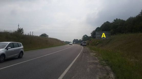 Фото рекламной плоскости по адресу Т-14-16 Львів-Пустомити-Меденичі, рух з м. Львів в сторону м. Пустомити перед вїздом у с. Малечковичі