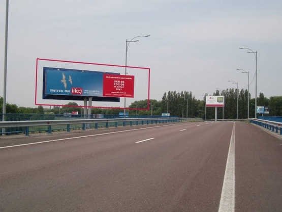 Фото рекламной плоскости по адресу Борисполь-2:А-(3х12);Б-(4х12) ( из  Аэропорта, слева)