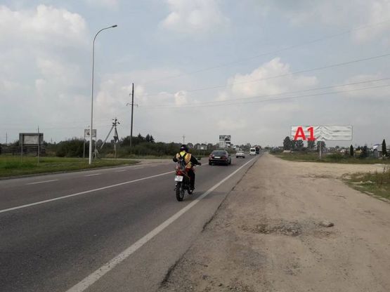 Фото рекламної площини за адресою М-10 Західний обхід м. Львова, в сторону с. Рясне Руське (навпроти АЗС SOCAR), лівий