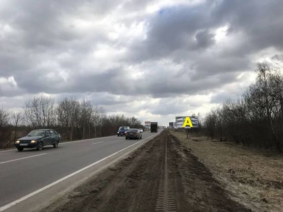 Фото рекламної площини за адресою М-10 Західний обхід м. Львова, біля Trans Service-1 в сторону ТРЦ King Cross Leopolis