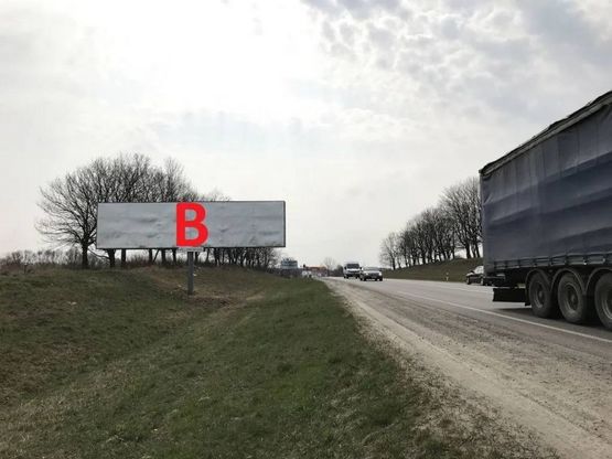 Фото рекламної площини за адресою М-06 Київ-Чоп, перед поворотом на Тернопіль і в сторону Винник