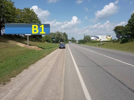 Фото рекламної площини за адресою М-06 Київ-Чоп, за поворотом на Тернопіль і в сторону Києва (правий)