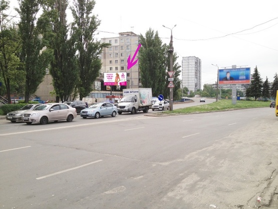 Фото рекламной плоскости по адресу Гната Юры 13, ТЦ "Квадрат" "Дитяча країна" "Ельдорадо", кинотеатр "Лейпциг", БЦ "Жизнь и Право", "Сильпо", "Велика кишеня"