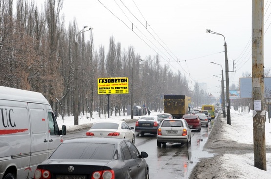 Фото рекламної площини за адресою Маршала Гречка ул., 8, крупная транспортная развязка, направление к Интернациональной площади