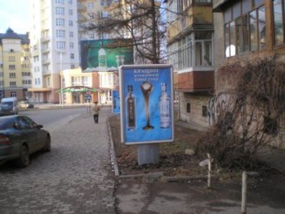 Фото рекламної площини за адресою вул.Пилипа Орлика №1    СМ "Фуршет"