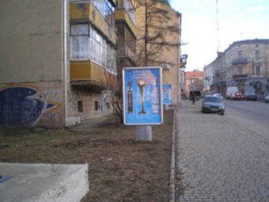 Фото рекламной плоскости по адресу вул.Пилипа Орлика №2    СМ "Фуршет"