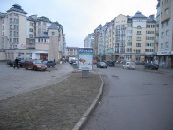 Фото рекламної площини за адресою П.Орлика - В.Великого №2