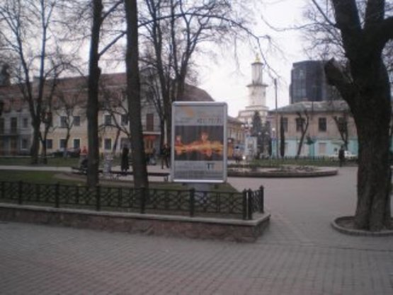 Фото рекламної площини за адресою площа Міцкевича (біля кінотеатру Люмєр) лівий