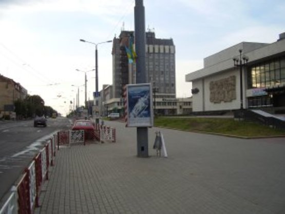 Фото рекламної площини за адресою вул. Незалежності (гот. "НАДІЯ") №2 ст.А
