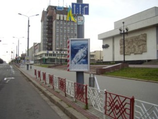 Фото рекламной плоскости по адресу вул. Незалежності (гот. "НАДІЯ") №3 ст.А