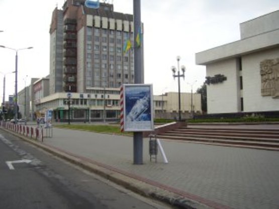 Фото рекламної площини за адресою вул. Незалежності (гот. "НАДІЯ") №4 ст.А