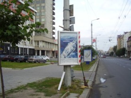 Фото рекламної площини за адресою вул. Незалежності ( "УкрінБанк") №1 ст.Б