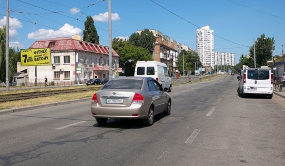Фото рекламной плоскости по адресу Ул. Автозаводская, 83. Напротив авторынка "Бережанский", в сторону ул. Луговая