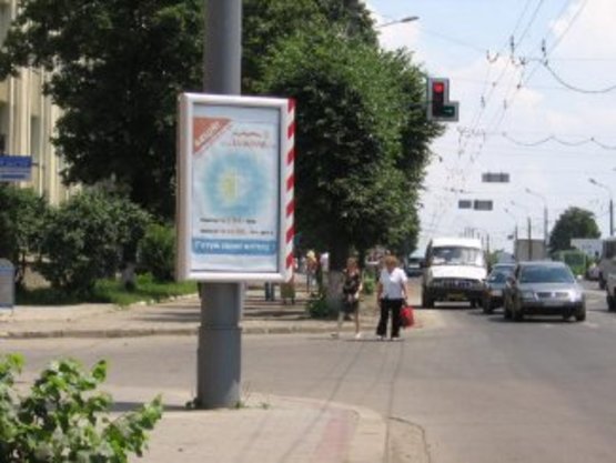 Фото рекламної площини за адресою вул. Незалежності - вул.М.Підгірянки ст.Б    перехрестя