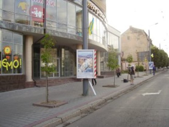 Фото рекламної площини за адресою вул. Незалежності (навпроти драм.Театру) №2 ст.Б