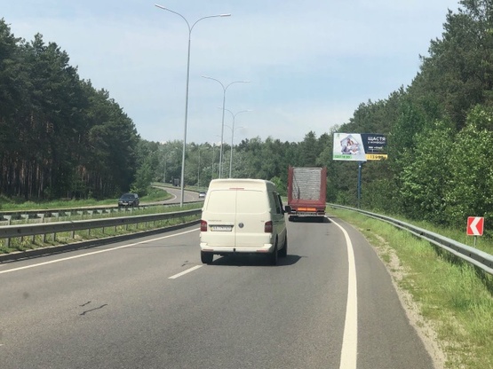 Фото рекламної площини за адресою ул. Богатырская в сторону Вышгорода, Вышгород, трасса в сторону Межигорья, зоопарк "12 месяцев"