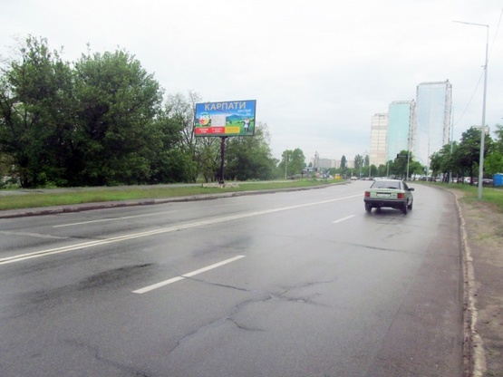 Фото рекламной плоскости по адресу Ул. Радужная, навпротив дома № 65, (остановка). КиевГорСтрой ЖК "Радужный", ЖК «IL PATIO», ФУРШЕТ