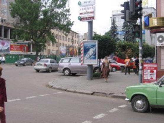 Фото рекламної площини за адресою вул. Незалежності - вул.Франка ст.А   перехрестя