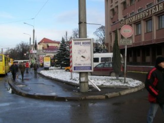 Фото рекламной плоскости по адресу вул. Дністровська (біля "Промінвестбанку") №1ст А