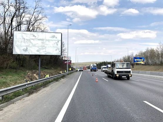 Фото рекламної площини за адресою В.Почтовая, а/д М-05 Киев-Одесса , перед рестораном "Вилла Вита"