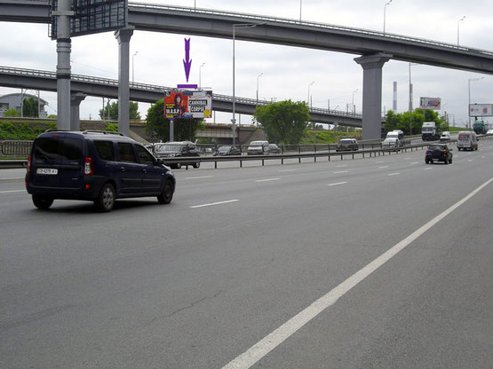 Фото рекламной плоскости по адресу Надднепрянское шоссе, выезд с ул.Баренбойма. Направление на Южный мост