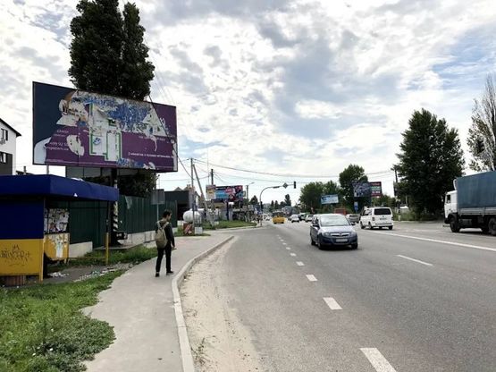 Фото рекламної площини за адресою Ул. Киевская , напротив АТБ-маркет, на остановке общ. транспорта