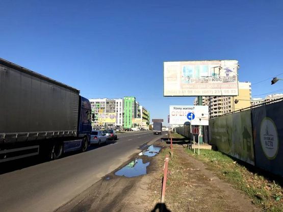 Фото рекламной плоскости по адресу Ул. Василия Стуса , напротив ЖК Акварели 2 , напротив NOVUS