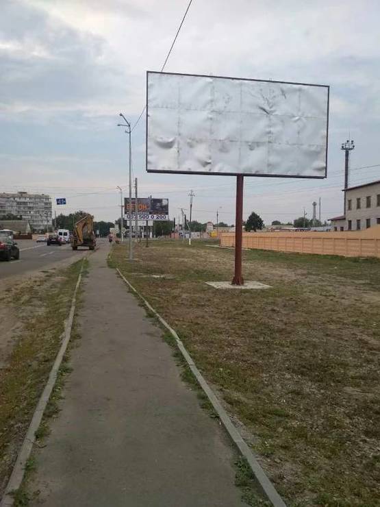 Фото рекламной плоскости по адресу Чабаны, за перекрестком Машиностроителей/Кирова