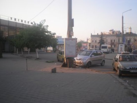 Фото рекламної площини за адресою вул. Галицька (універмаг Прикарпаття) №3 ст Б