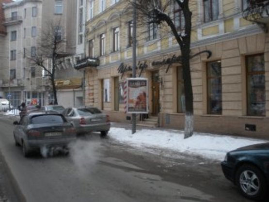 Фото рекламної площини за адресою вул. Грушеського ст.А   №3   центр      ( к-тр "Люмєр")