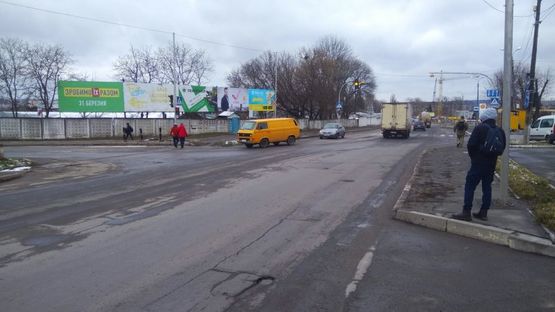 Фото рекламної площини за адресою ул.Толбухина (второй справа)