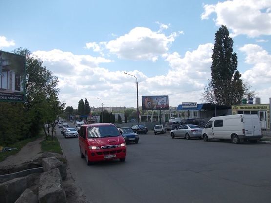 Фото рекламної площини за адресою Трудовая ул., рынок автозапчастей