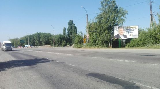 Фото рекламної площини за адресою Въезд в город со стороны Ровно