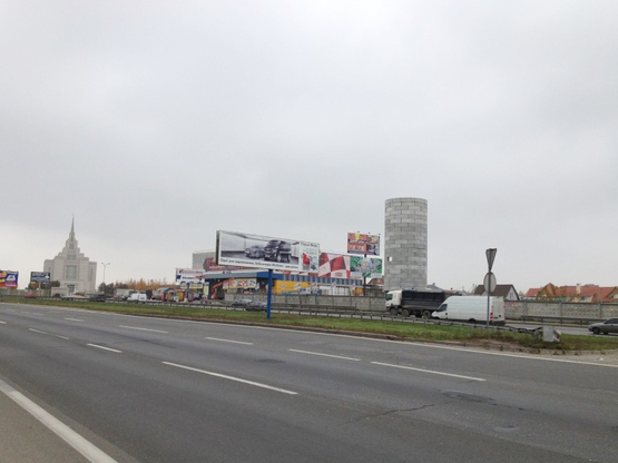 Фото рекламной плоскости по адресу Кольцевая дорога, напротив гипермаркета Дверей