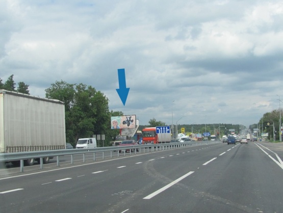 Фото рекламной плоскости по адресу М-06 Киев-Чоп, км 22+050 (с. Стоянка, за светофором, за остановкой)