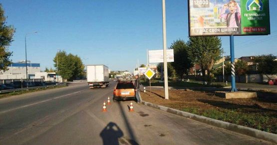 Фото рекламной плоскости по адресу Святопетрівське, ул.Белогородская,возле остановки напротив Доброволец