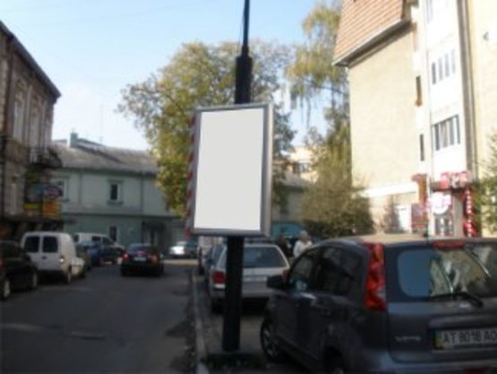 Фото рекламної площини за адресою вул. Вагилевича №2 ст А