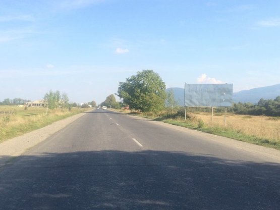 Фото рекламної площини за адресою Виїзд з смт. Буштино в сторону с. Руське Поле 4 км. до в'їзду в м. Тячів