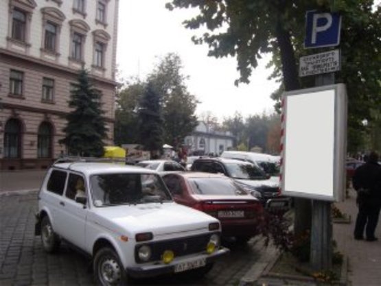 Фото рекламной плоскости по адресу вул. Галицька (біля катедри) №2 ст А