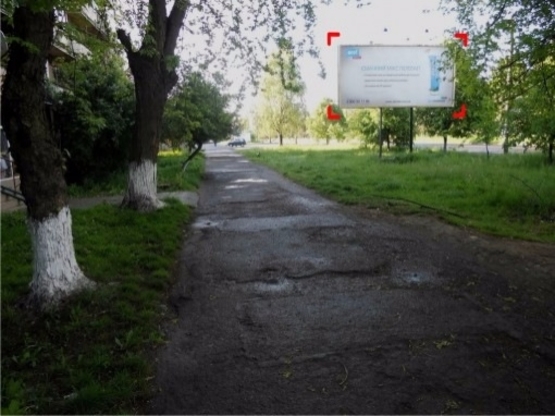 Фото рекламной плоскости по адресу м. Ужгород, вул. Грушевського