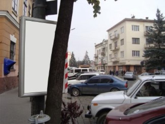 Фото рекламної площини за адресою вул. Галицька (біля катедри) №2 ст Б