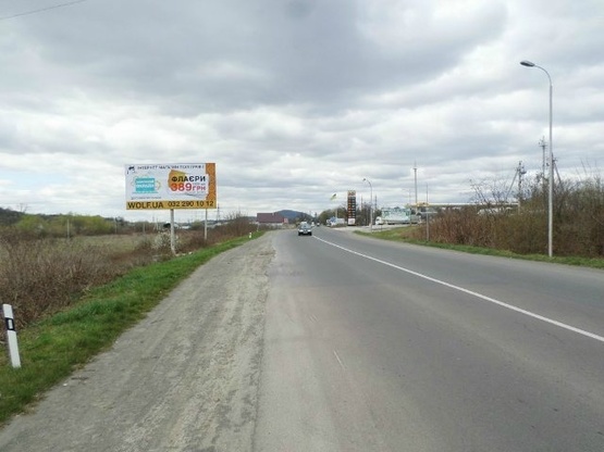 Фото рекламной плоскости по адресу м.Мукачево, вул. Матросова, в'їзд в місто, біля АЗС БРСМ та АВІАС зі сторони м Хуст, траса  Івано-Франківськ -Мукачево
