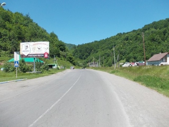 Фото рекламной плоскости по адресу Рахів виїзд з міста в сторону м.Ів.Франківськ