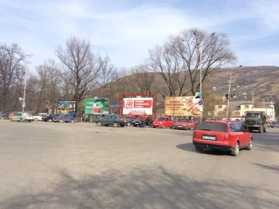 Фото рекламной плоскости по адресу м. Рахів, вул. Миру центр міста