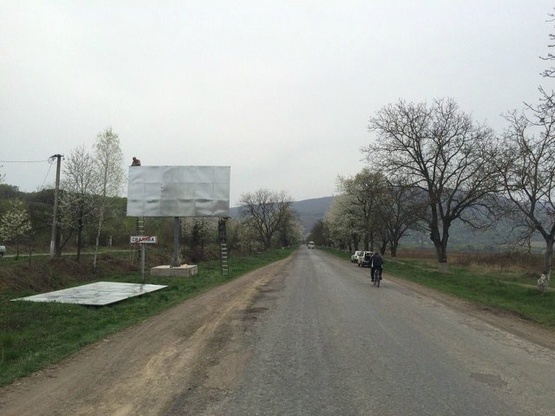 Фото рекламної площини за адресою м. Свалява,  вул. Мукачівська, навпроти СТО