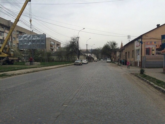 Фото рекламної площини за адресою м. Свалява, вул. Головна навпроти Максібуд