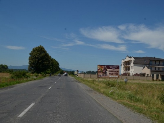 Фото рекламної площини за адресою смт.Буштино, вїзд в селище, в сторону м. Хуст, Мукачево