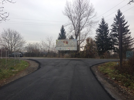 Фото рекламної площини за адресою м. Тячів вул. Листопада 53, Нова пошта № 1, житловий комплекс "Нересен", Українська школа, елітний район.